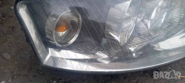 Десен фар Audi A4 B6, снимка 3 - Части - 51488529