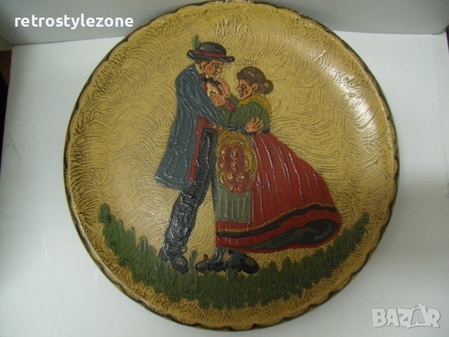 № 6288 старо дървено пано   - ръчно рисувано  1941 г  - диаметър 28 см   - произход - Германия , снимка 2 - Антикварни и старинни предмети - 36972556