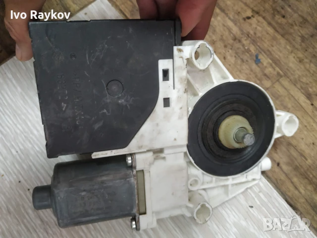 Заден , десен Стъклоповдигач Audi A3 8P , 8P4 959 802 B, снимка 7 - Части - 51203403