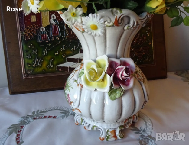 Ваза  Bassano Italy с четири рози и цветен декор., снимка 6 - Декорация за дома - 50971727