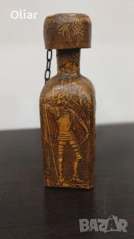 Чудесна винтидж бутилка за алкохол . Кожа., снимка 3 - Антикварни и старинни предмети - 50261509