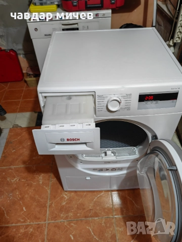 Сушилня с Термо помпа Bosch serie 4 , снимка 3 - Сушилни - 52455666