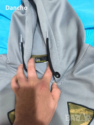 Суичър Under armour L, снимка 2 - Спортни дрехи, екипи - 52368793