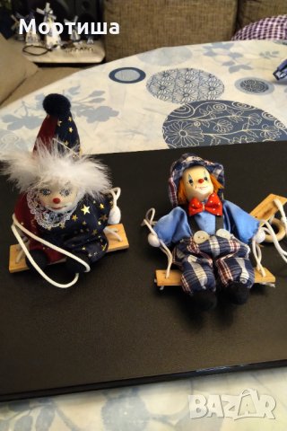 Двойка порцеланови клоуни за окачване 