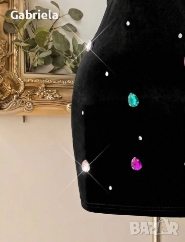 Рокля от кадифе, снимка 3 - Рокли - 52925725