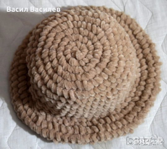 Дамска шапка, снимка 2 - Шапки - 51934558