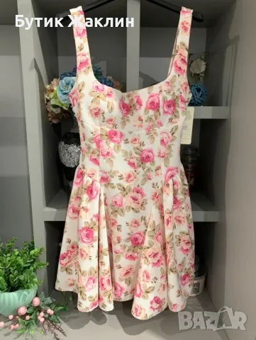 Дамска рокля, снимка 1