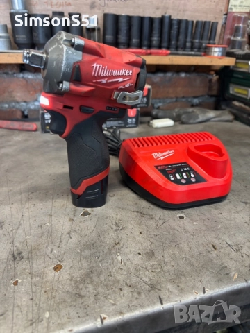 Акомулаторен безчетков Гайковерт Milwaukee , снимка 2 - Други инструменти - 51979387