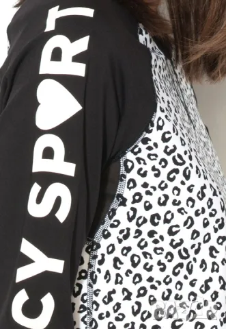 Суичър на Juicy Couture в черно и бяло с животинска шарка L, снимка 4 - Суичъри - 49969885