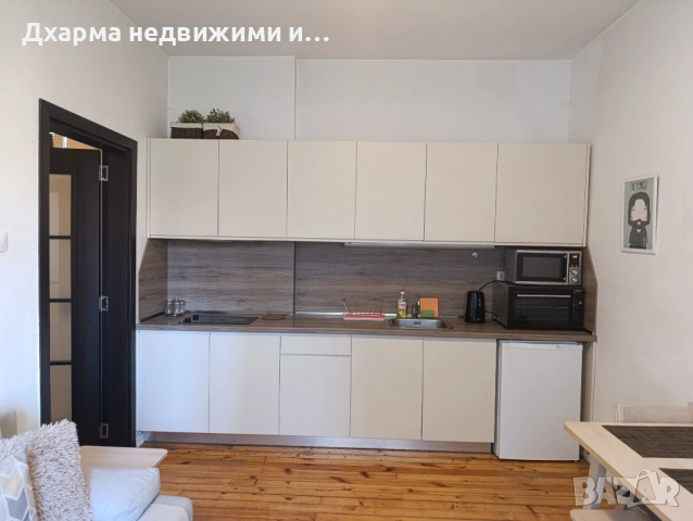 Продавам 2-стаен обзаведен апартамент в топ център