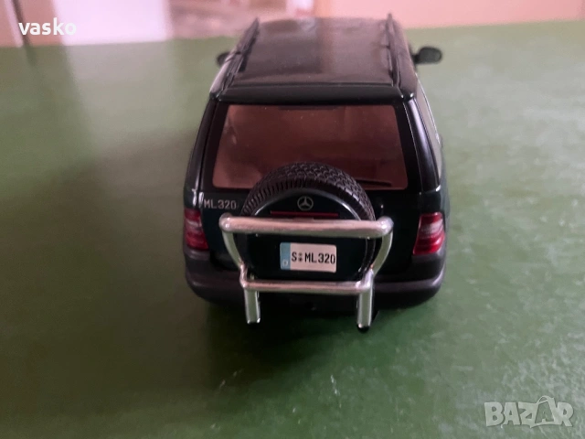 MAISTO 1:18 Mercedes ML, снимка 6 - Колекции - 53413935