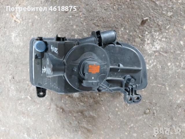 десен халоген Audi A4, снимка 2 - Части - 52297364