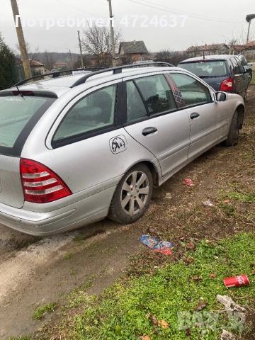 Продава се Мерцедес ц220 фейс лифт 150 коня 2006 година, снимка 4 - Автомобили и джипове - 53295037