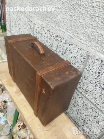 Дървен куфар със заключване и кожена дръжка , снимка 12 - Антикварни и старинни предмети - 43905101