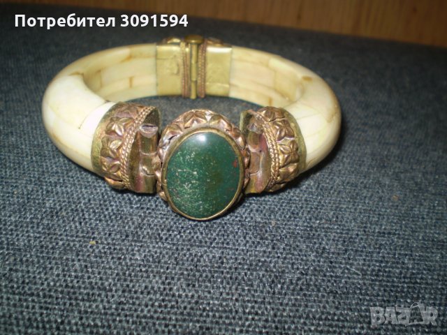 Ретро Гривна От Кост С Месингов Обков, снимка 2 - Гривни - 35595504