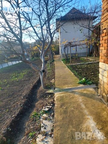 Продавам  двуетажна къща с двор в село Горна Бешовица, снимка 6 - Къщи - 43938383