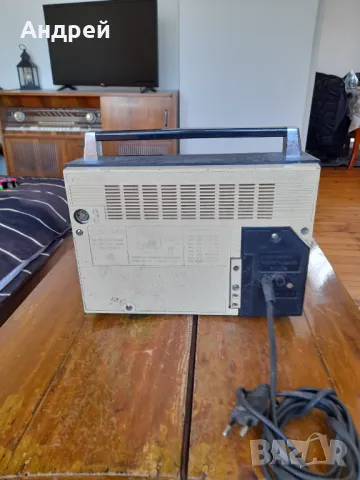 Старо радио VEF,ВЕФ 204, снимка 3 - Антикварни и старинни предмети - 50127988