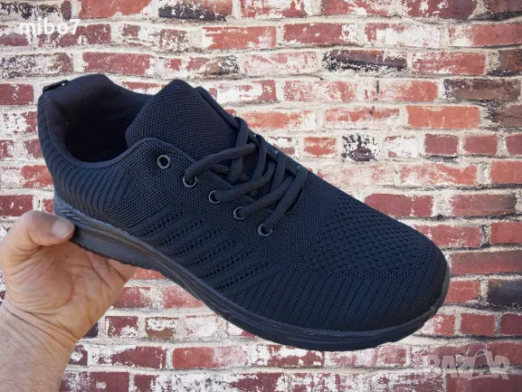 Дишащи олекотени мъжки маратонки в черно., снимка 2 - Маратонки - 40157409