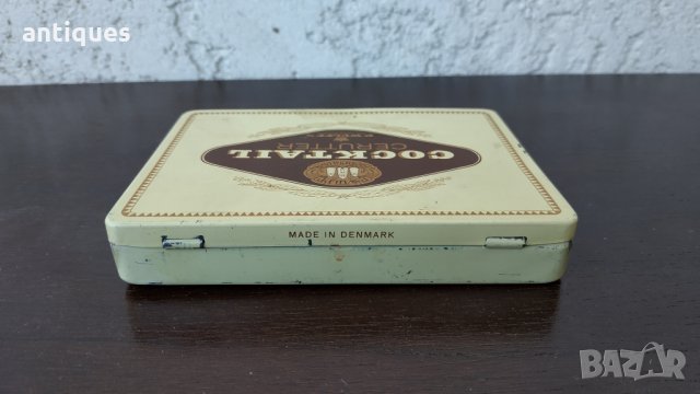 Стара метална кутия от цигари - COCKTAIL CERUTTER - Made in Denmark, снимка 4 - Антикварни и старинни предмети - 27747534