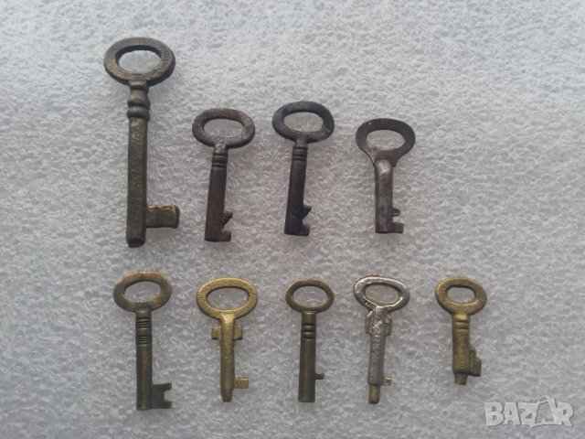 Антикварни бронзови ключове 9 броя, снимка 1 - Антикварни и старинни предмети - 28207812