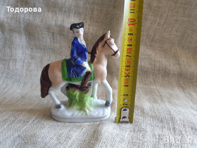 Порцеланова фигурка на благородник на кон, снимка 4 - Антикварни и старинни предмети - 44911574
