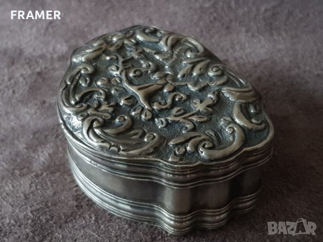 Българска възрожденска сребърна кутийка за емфие 19 век, снимка 4 - Антикварни и старинни предмети - 33066816