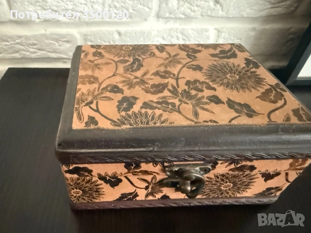 Дървена ретро кутия