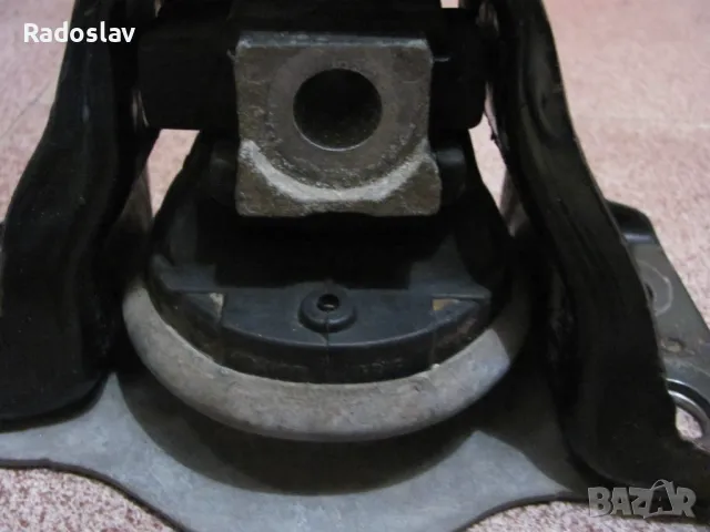 Тампон хидравличен десен за двигател Дачия, снимка 2 - Части - 48558042