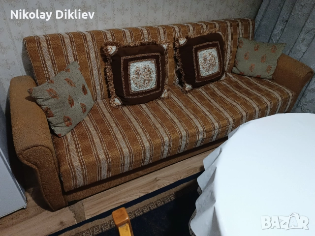 Удобен запазен мек диван за хол или кухня, Пловдив, Клик-клак, Бежаво кафяв, само 70 лв.!, снимка 2 - Дивани и мека мебел - 52356151
