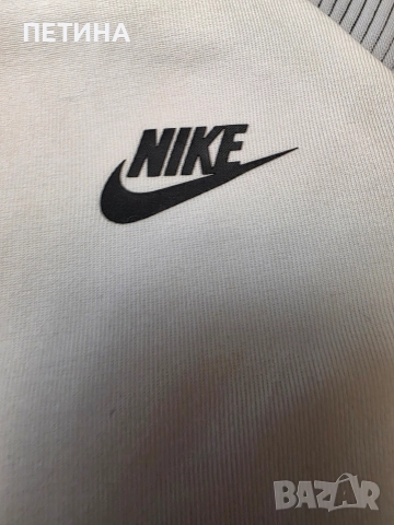 Nike , снимка 2 - Спортни дрехи, екипи - 52671123
