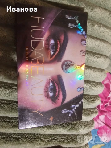 Палитра на Huda Beaty 