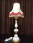 Голяма старинна порцеланова лампа с красив абажур, снимка 1