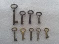 Антикварни бронзови ключове 9 броя, снимка 1 - Антикварни и старинни предмети - 28207812