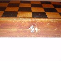 Стара дървена дъска -кутия за игра на шах, снимка 3 - Шах и табла - 35404562