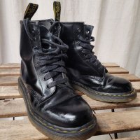 Dr Martens черни кубинки 8 дупки- 40 номер, снимка 2 - Дамски боти - 39600149