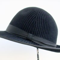 Дамска зимна шапка бомбе с периферия вълна , снимка 3 - Шапки - 27941636