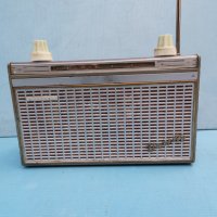Старо радио Philips Dorette, снимка 1 - Антикварни и старинни предмети - 32774790