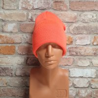 Нова зимна дамска/детска шапка в оранжев цвят, снимка 4 - Шапки - 43375920