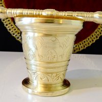 Гравиран бронзов хаван с чукало 540 гр. , снимка 1 - Антикварни и старинни предмети - 37998628