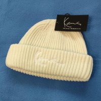 KARL KANI Нова зимна шапка Unisex , снимка 1 - Шапки - 40747246