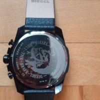 DIESEL оригинален часовник с верижка от естествена кожа в много добро състояние , снимка 1 - Мъжки - 43554206