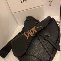 Дамска чанта Dior, снимка 2 - Чанти - 32241983