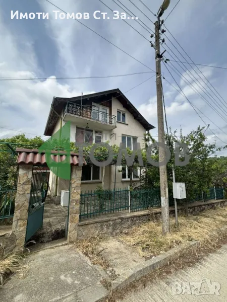 Много здрава триетажна къща в село Малка Верея, снимка 1