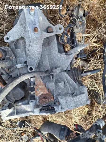 Дачия Сандеро 1.2 бензин 75 кон скоростна кутия, снимка 1