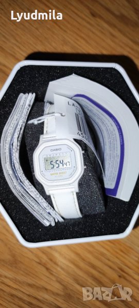 Дамски дигитален кварцов часовник от бяла смола/синтетична кожа Casio La11w, снимка 1