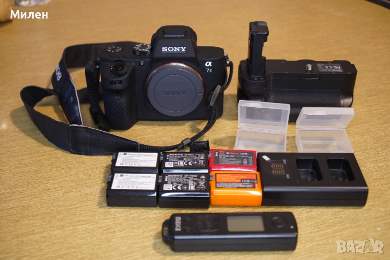 фотоапарат Sony A7 II / ILCE-7M2 с грип и батерии, снимка 1
