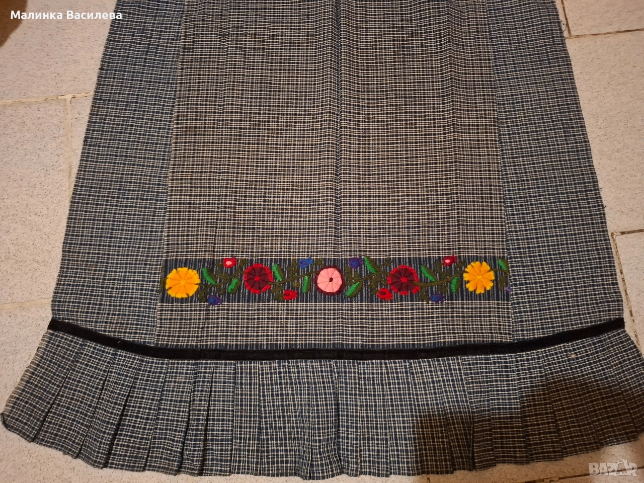 Бродирана престилка , снимка 1