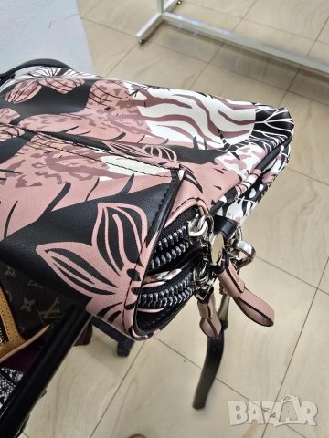 дамска чанта , снимка 2 - Чанти - 49401346