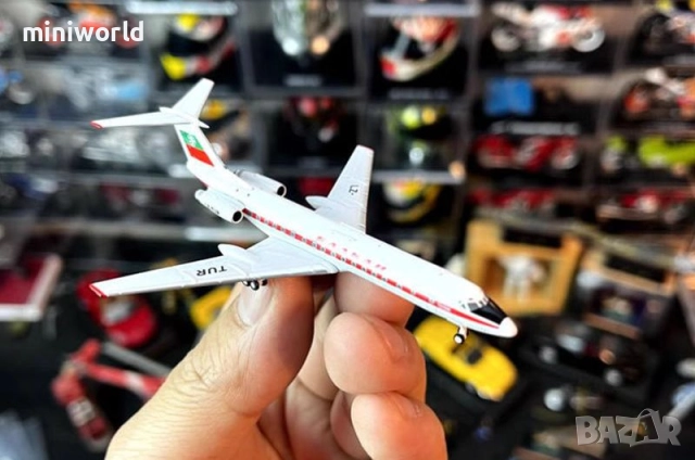 ТУ-134A Балкан Balkan Airlines LZ-TUR самолет - мащаб 1:400 нов в кутия, снимка 2 - Колекции - 51763055