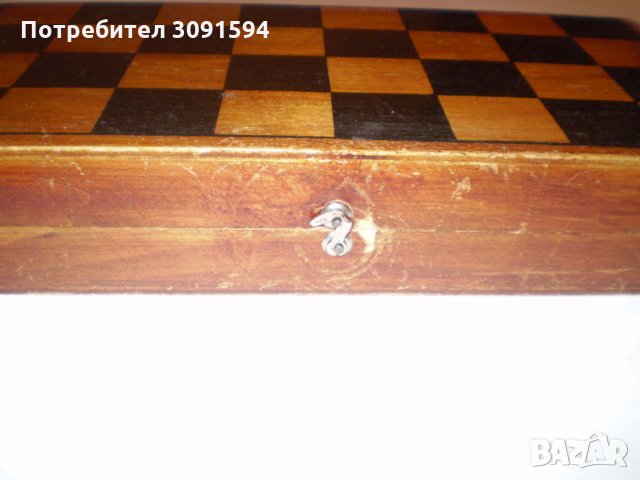 Стара дървена дъска -кутия за игра на шах, снимка 3 - Шах и табла - 35404562